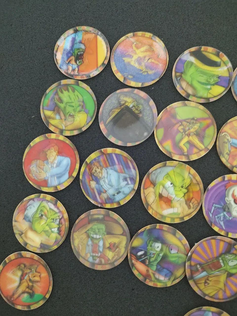 Coleçao Magic tazos o maskara 32/40 - Foto 2