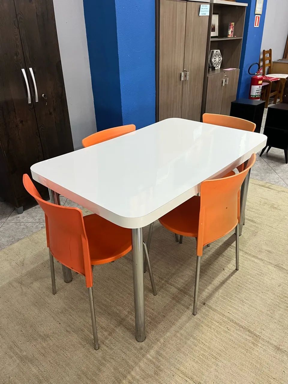 Mesa com 4 cadeiras  - Foto 2