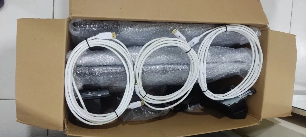 3x Monitores 144Hz - 1ms - 27" - AOC - Foto 5