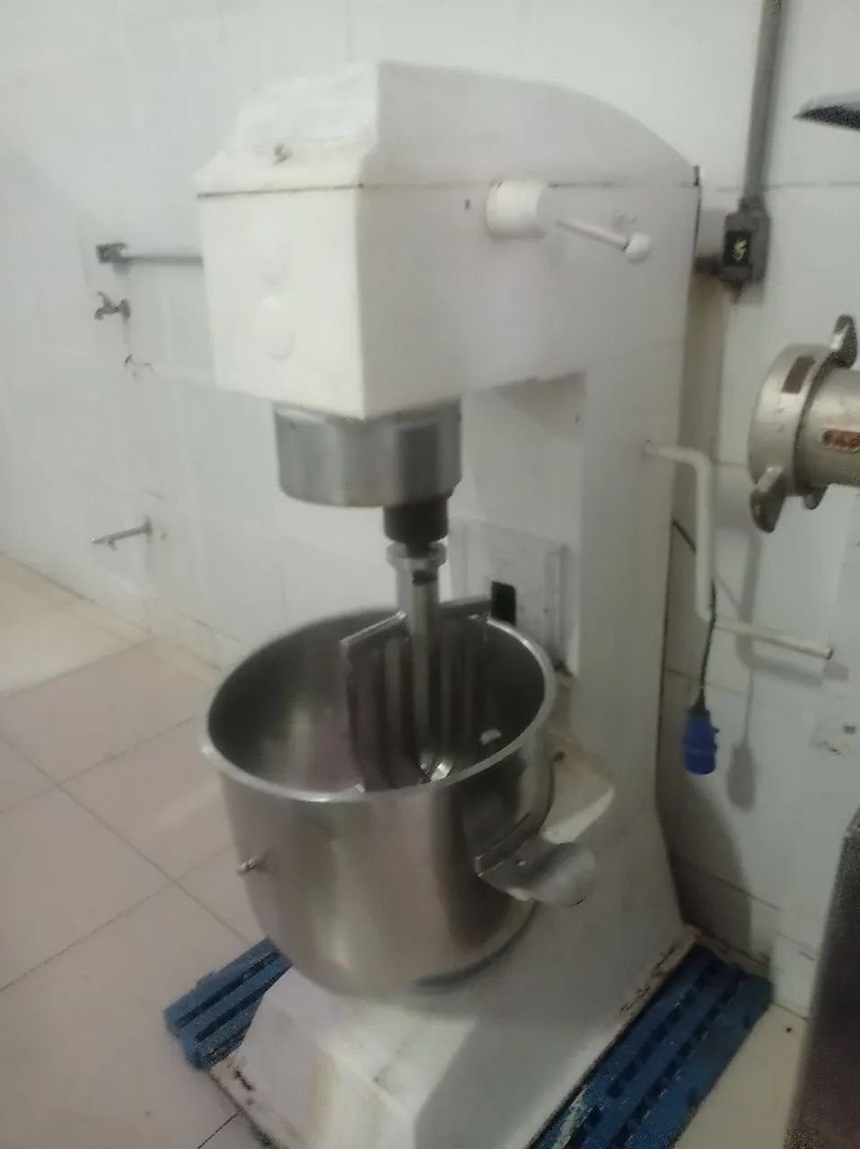 Vendo está  masseira  de padaria