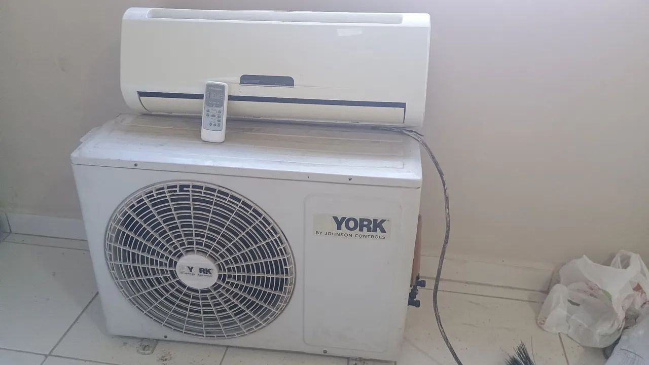 3 ar condicionados entrego estalado já com garantia 3 meses  - Foto 2