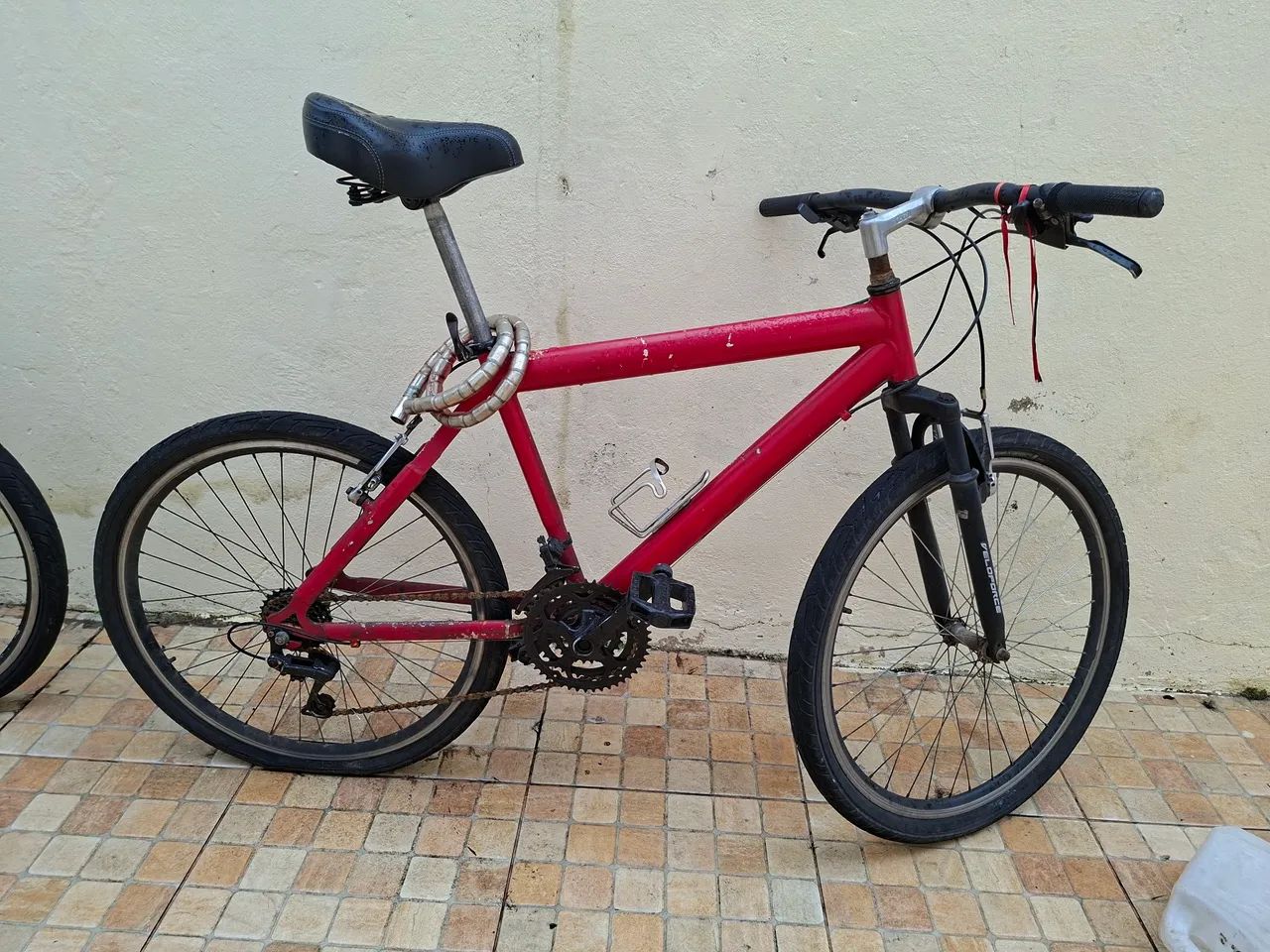 Bicicleta aro 26 usada - Foto 2