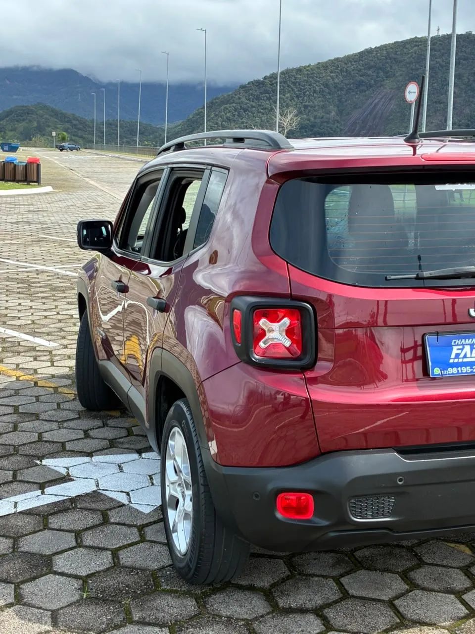 Jeep Renegade Sport 1.8 4x2 Flex 16V Mec., foto 2 de 20