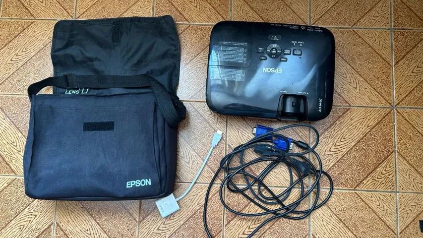 Projetor Epson PowerLite 78 H309A com bolsa - Foto 3