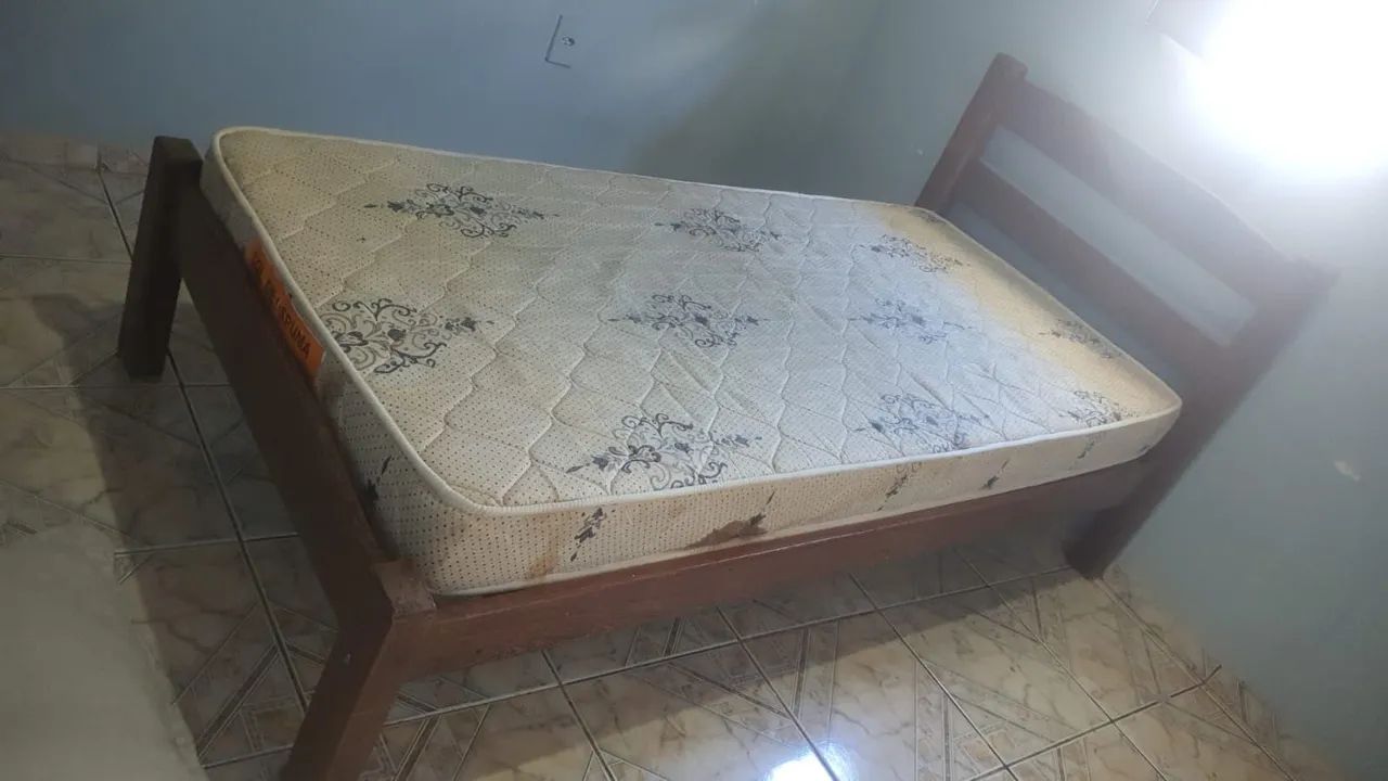 Cama de solteiro madeira 