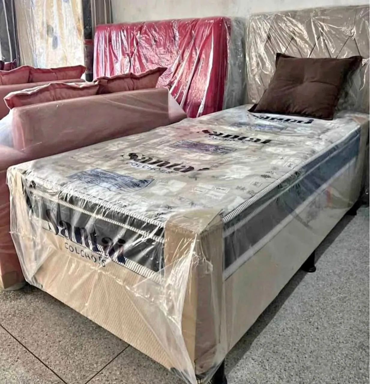 CAMA DE SOLTEIRO COM PILLOW ESPUMA D28 SUPER ACOLCHOADAS  - Foto 3