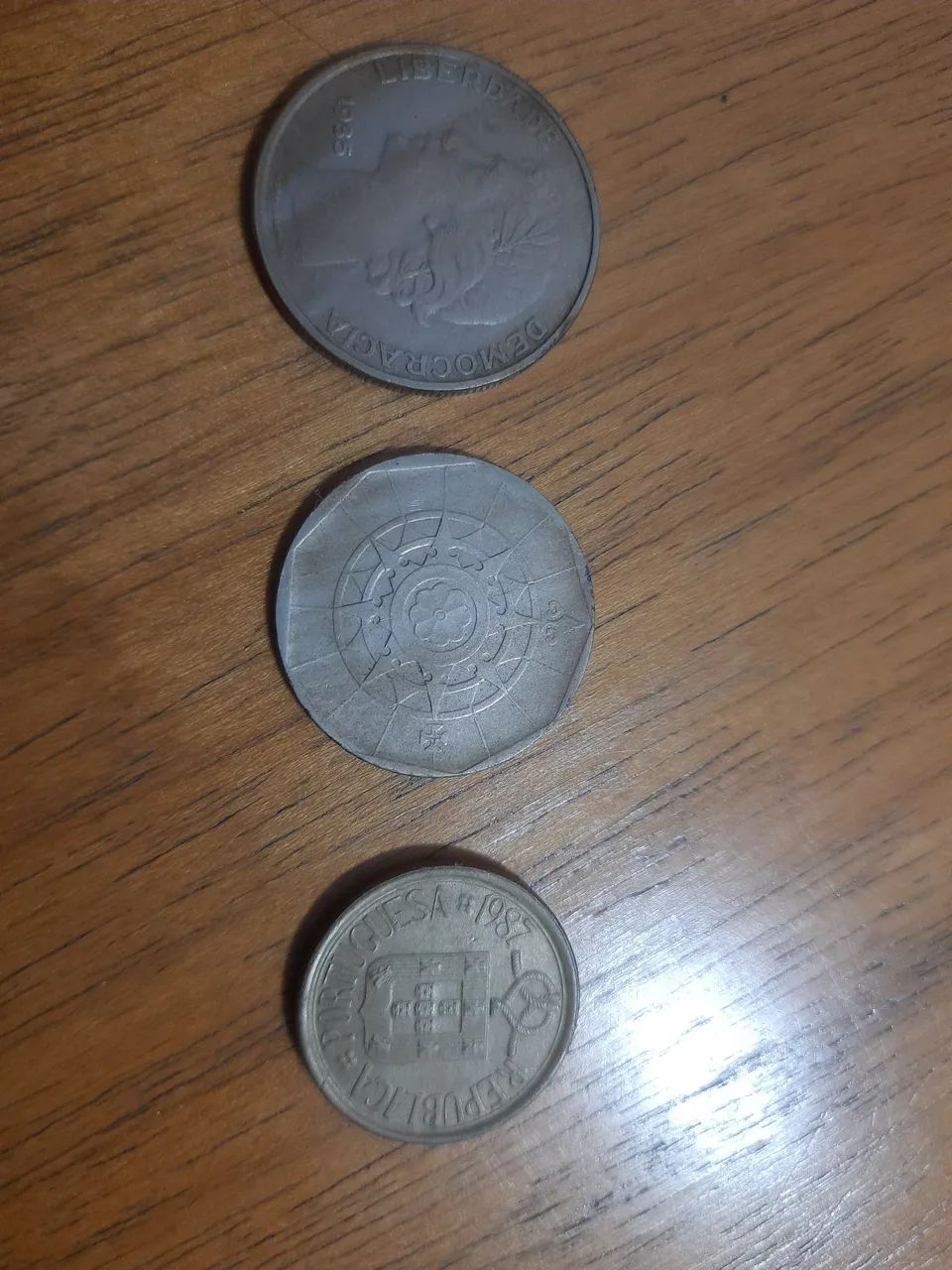 Moedas Raras de Portugal, Chile e US - Foto 2