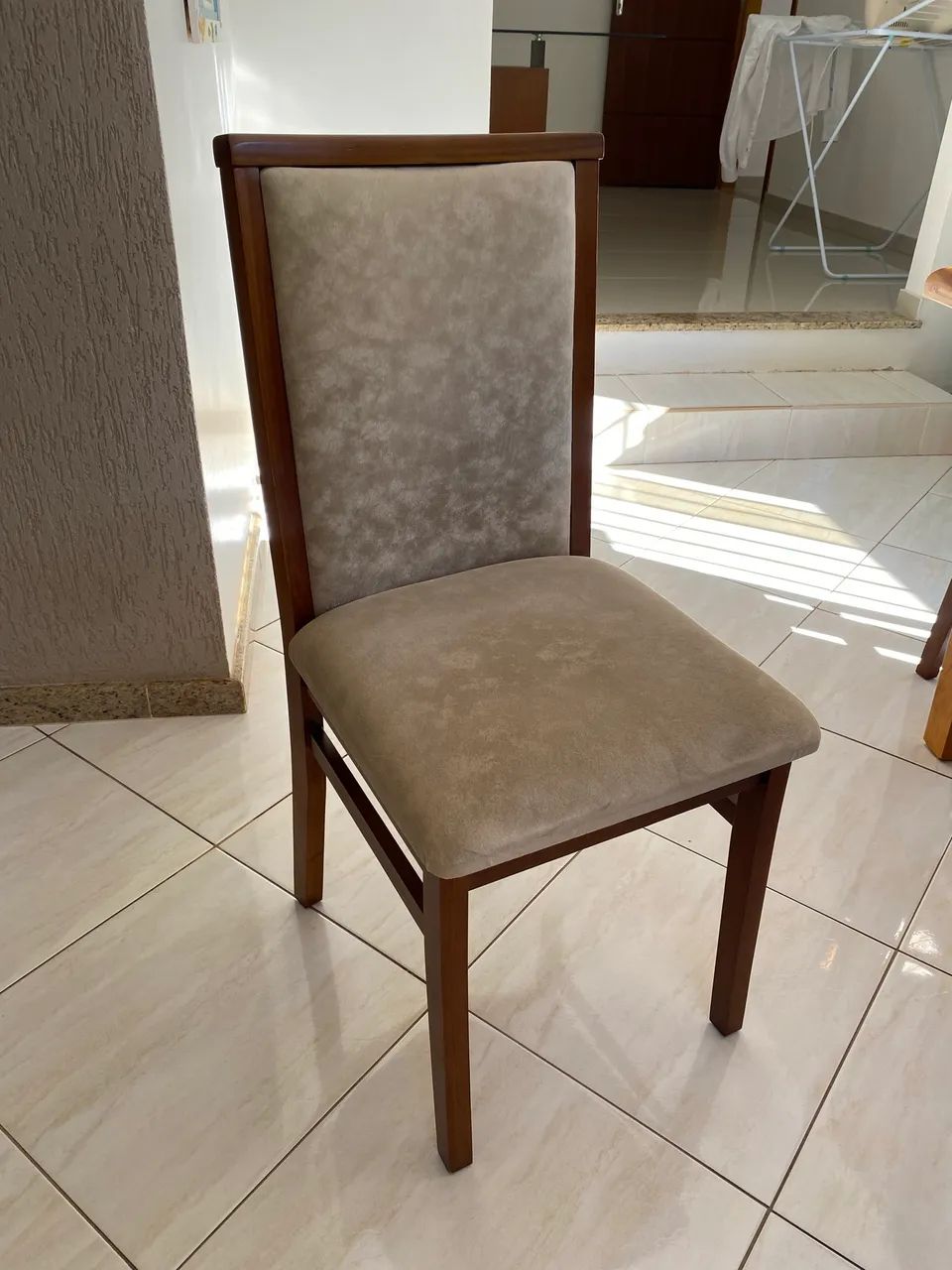 Mesa de vidro com 8 cadeiras - Foto 2