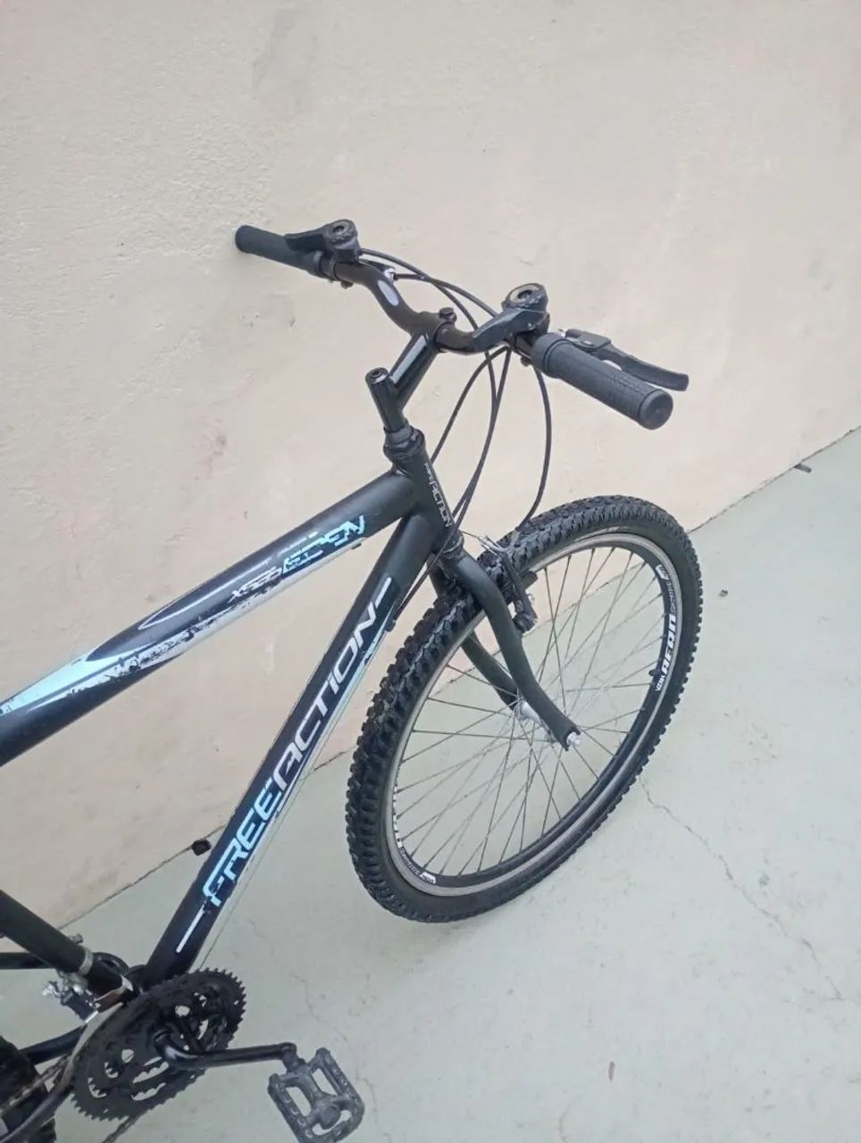 Bicicleta aro 26 em perfeito estado  - Foto 4