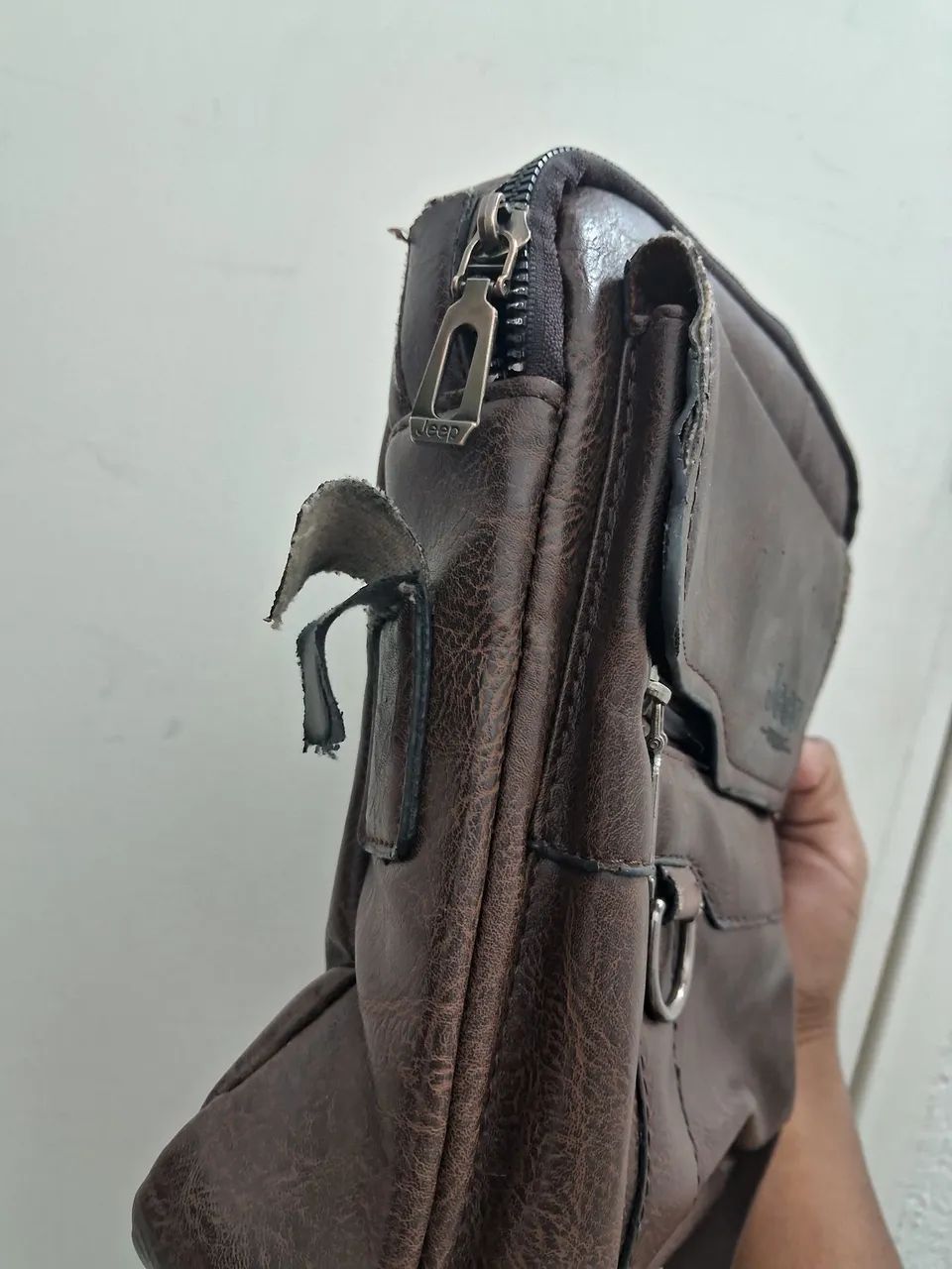 Bolsa Jeep Couro Boluo Em bom estado - Foto 2
