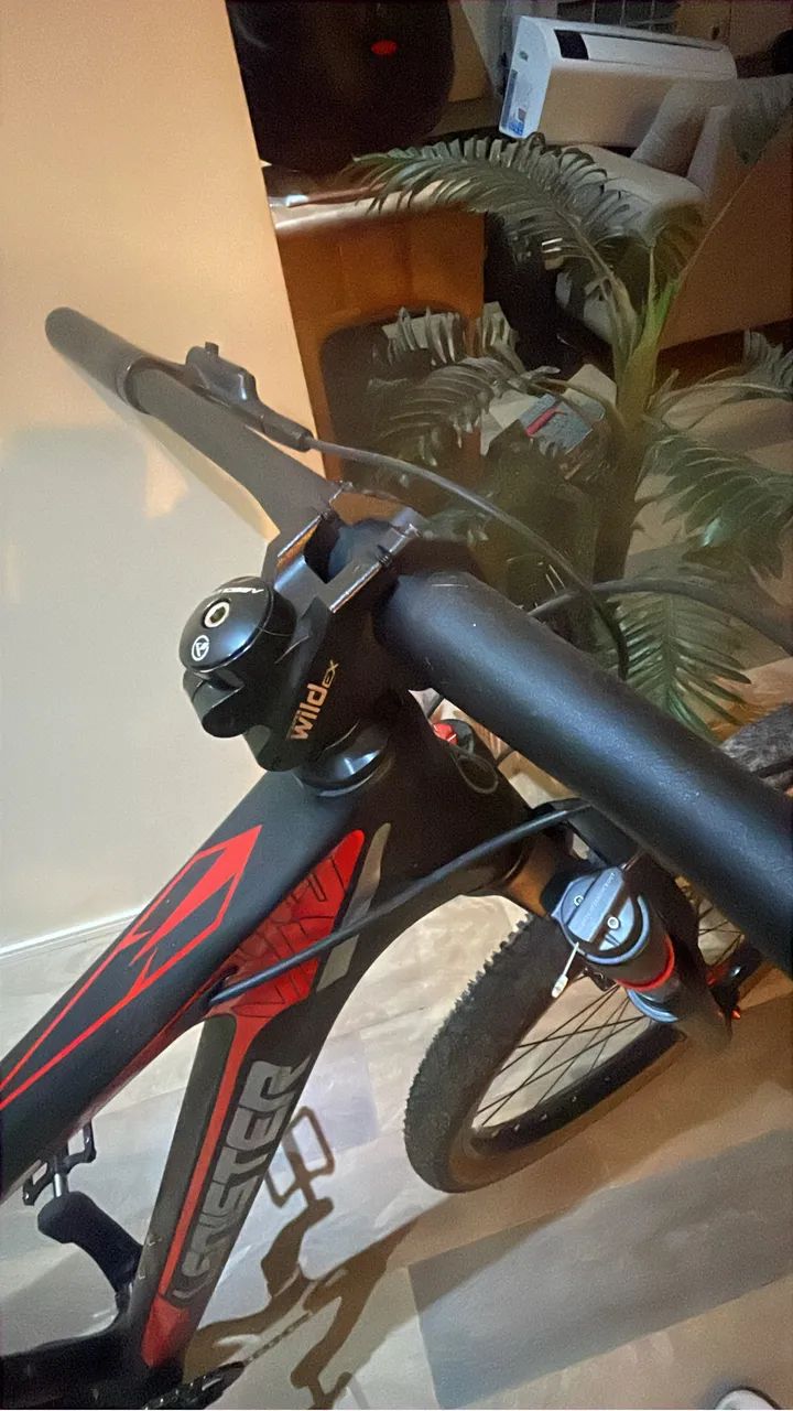 Bicicleta em carbono semi nova - Foto 2