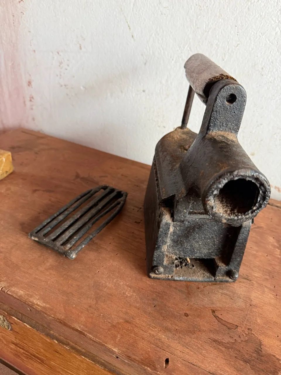 Ferro de passar antigo raridade  - Foto 4