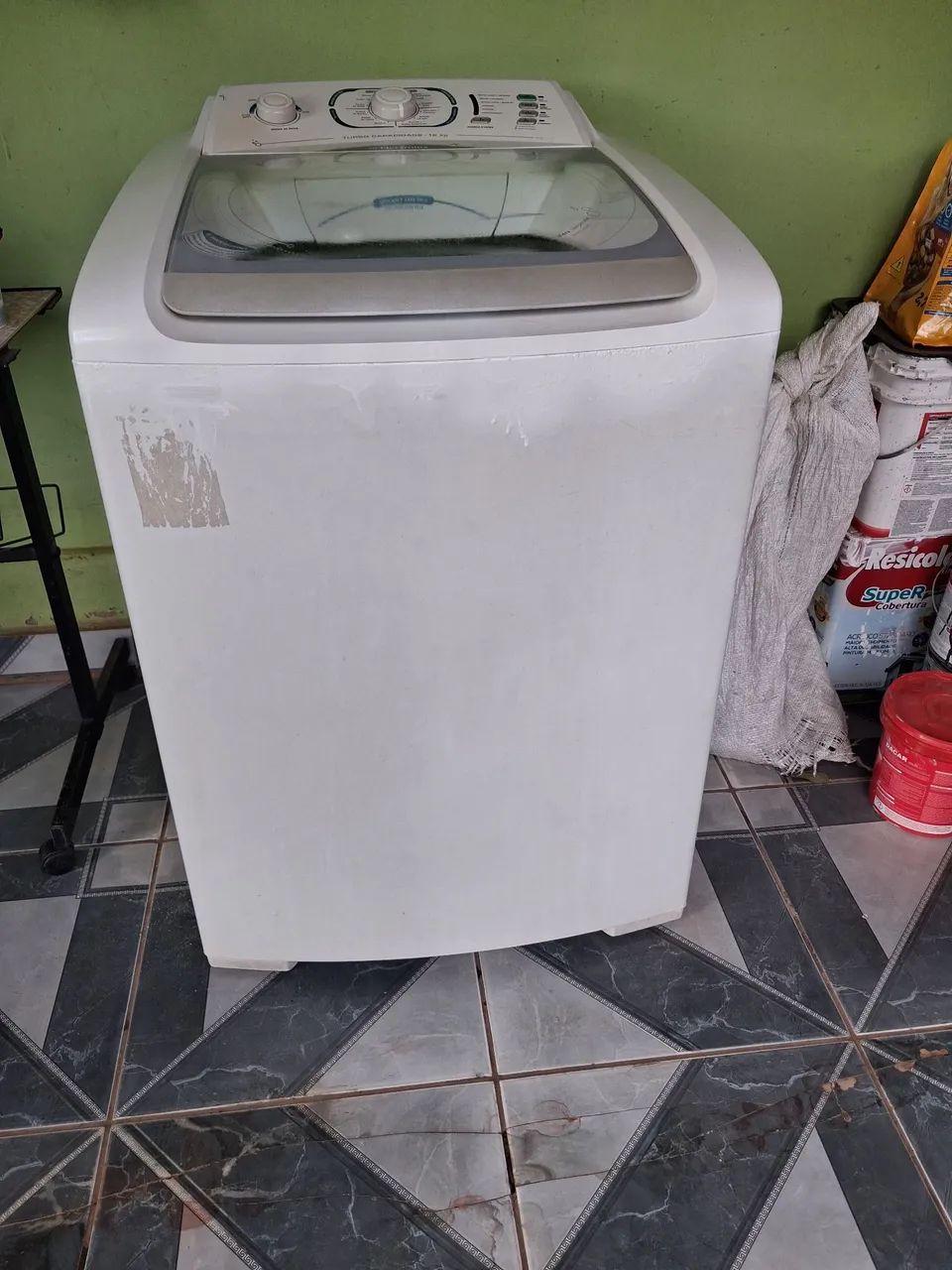 Vendo máquina de lavar eletroxu 12 kilos - Foto 2