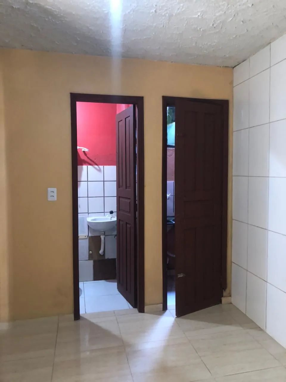 Kit net / 1 quarto e uma sala / incluso água e luz - Foto 4