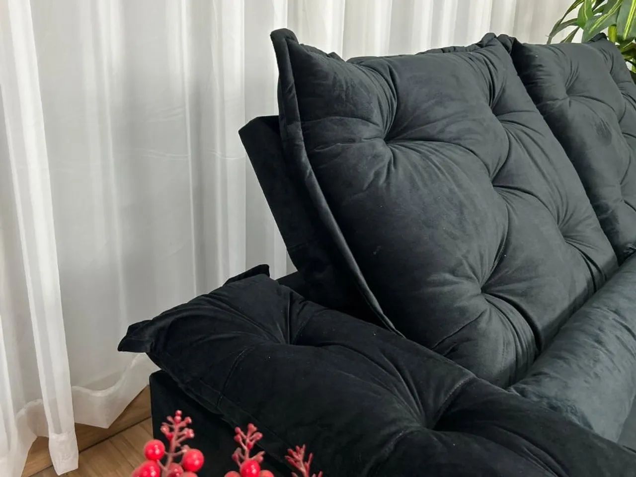 Sofá Retrátil 2 Metros Veludo Preto - Foto 3