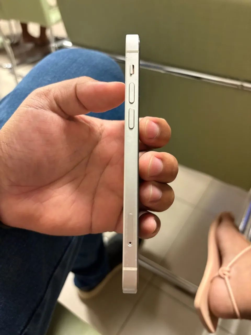 iPhone 12 64Gb Branco  - Foto 2