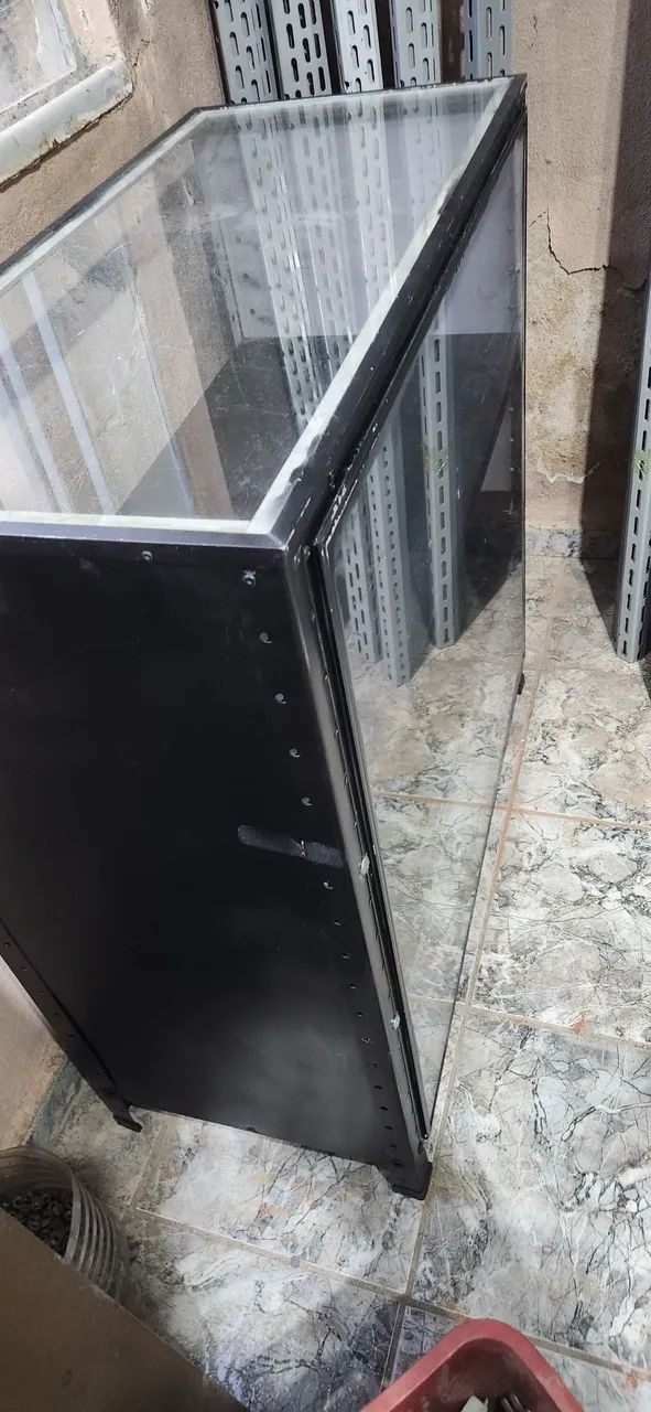 Balcao usado de ferro e vidro expositor - Foto 2