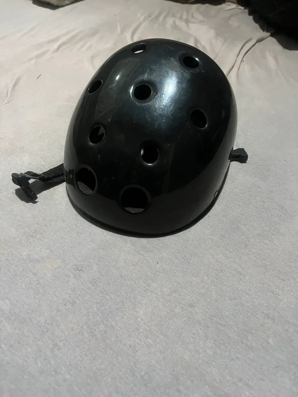 Capacete para andar de skt em perfeito estado  - Foto 2