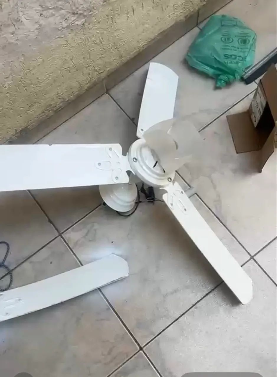 Ventilador de teto usado 