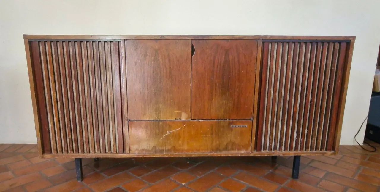Radio e toca diacos Telefunken antigo 