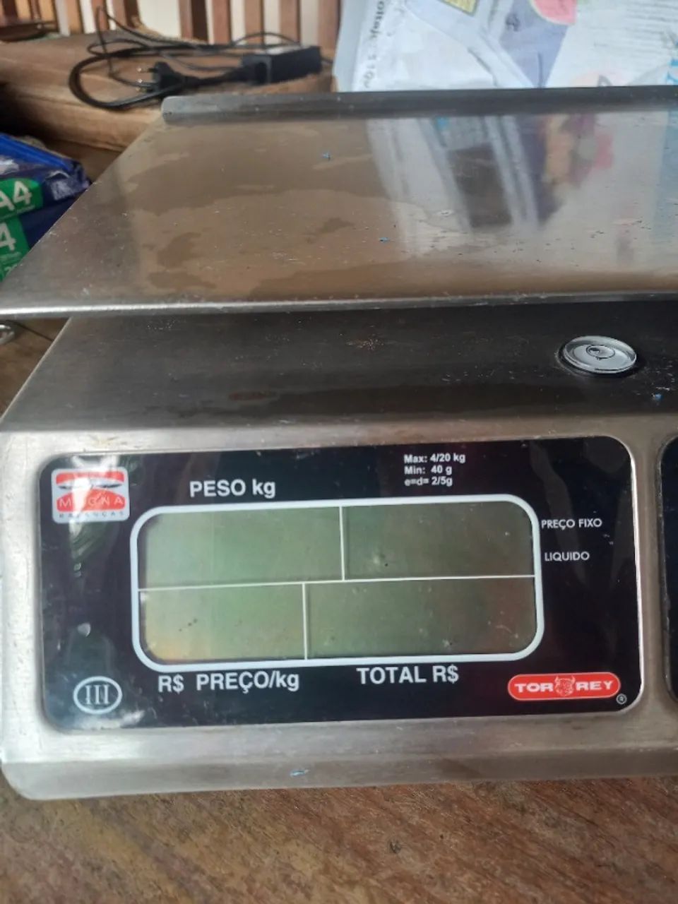 Vendo balança da marca Magna com defeito para quem tem assistência técnica 