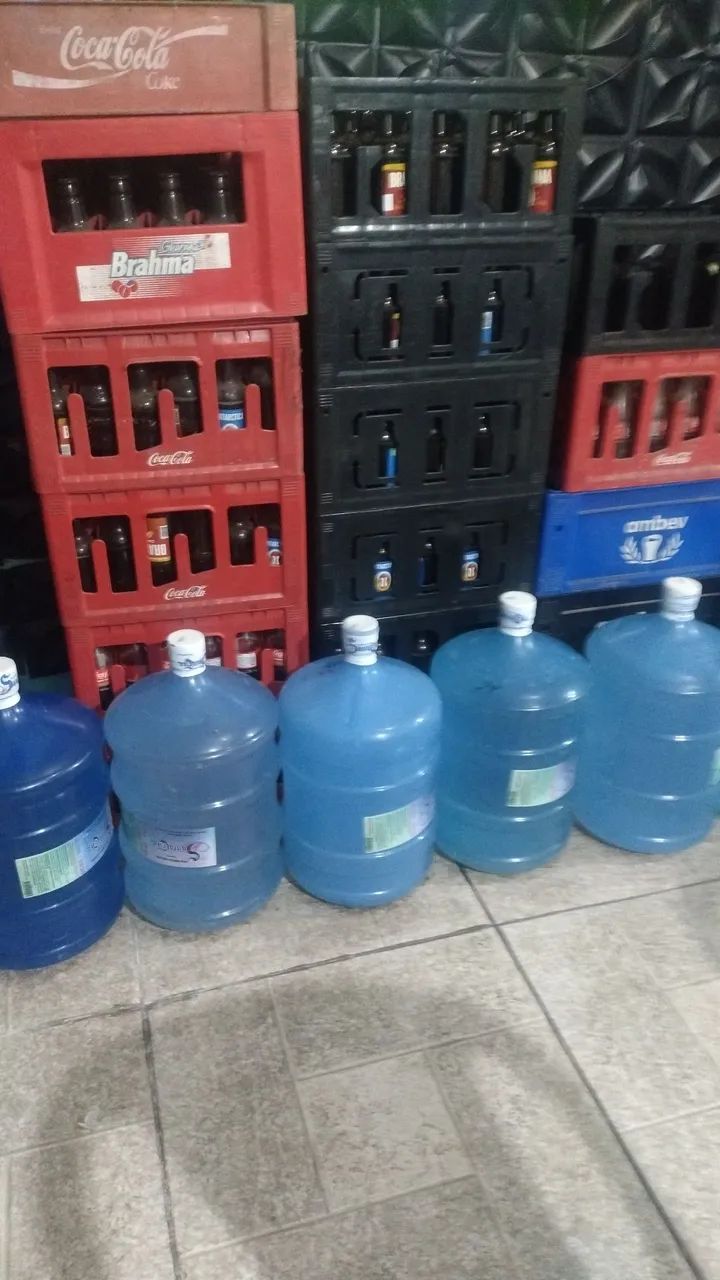 Vendo caixa de cerveja 