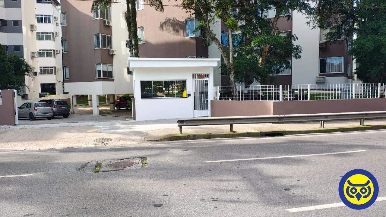 Apartamento 3 dormitórios, 2 banheiros - bairro Itacurubi - Florianópolis