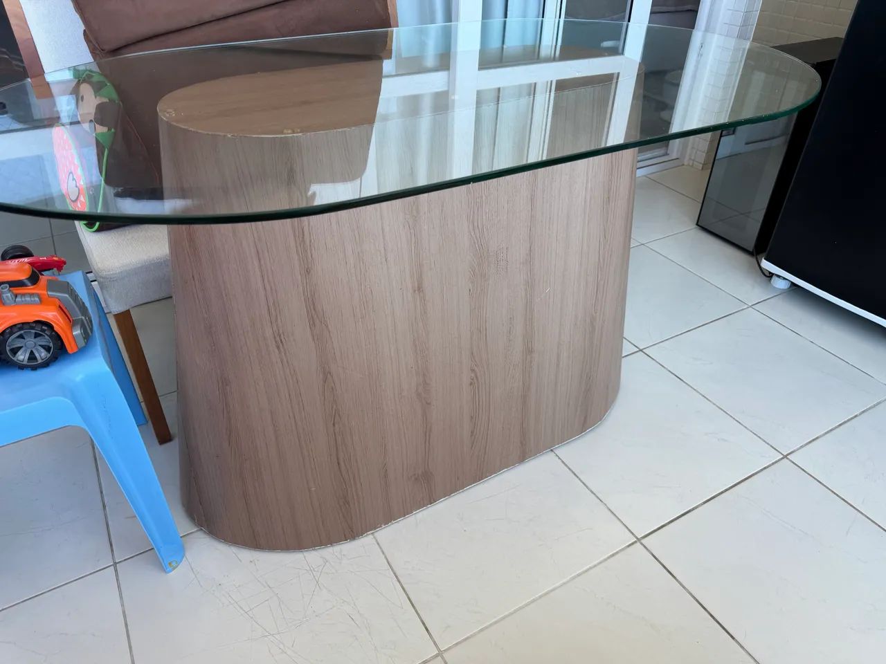Mesa com tampão de vidro ( sem cadeiras) - Foto 3