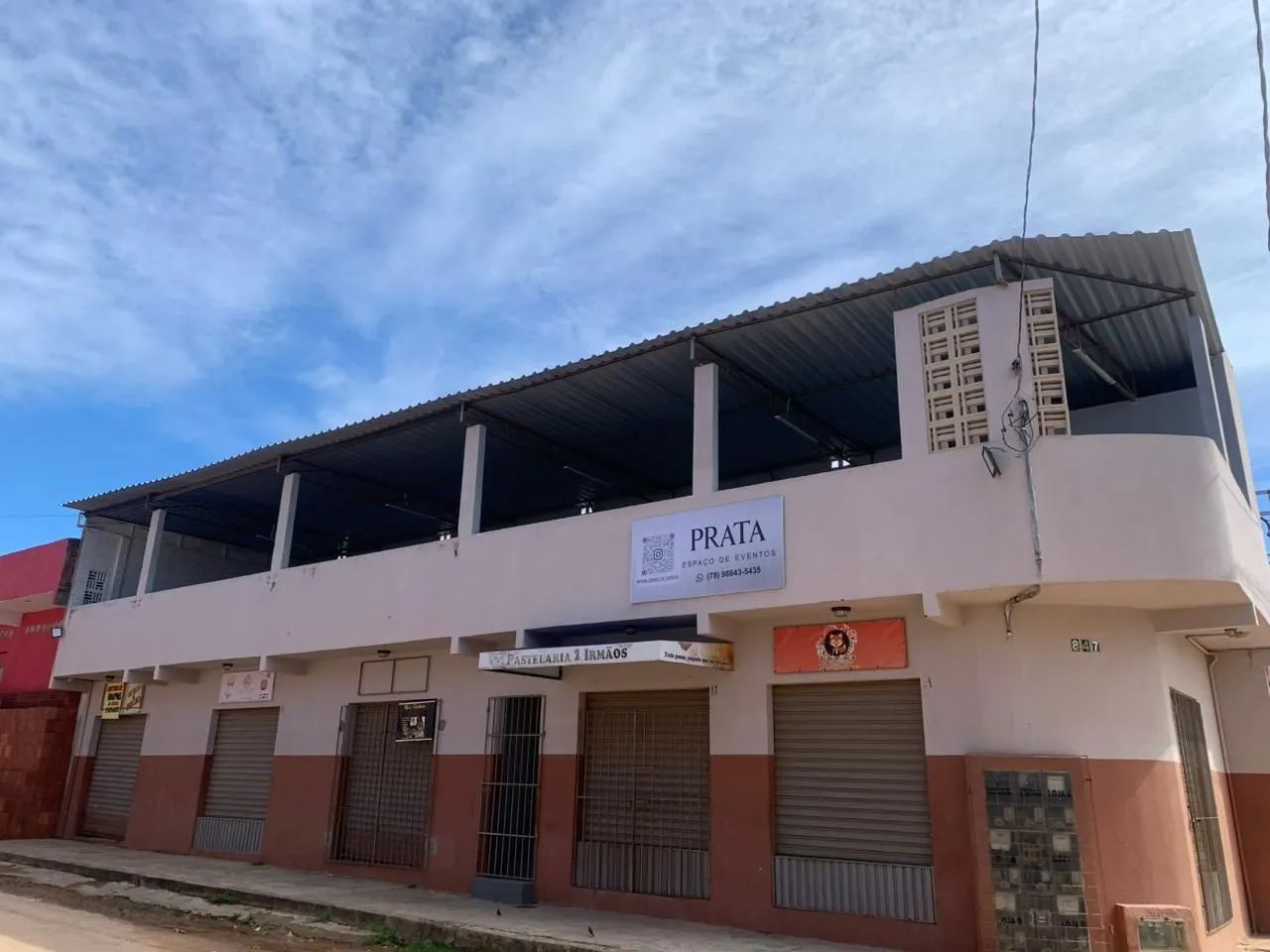 Oportunidade Galeria com 5 lojas e 1 salão de festas