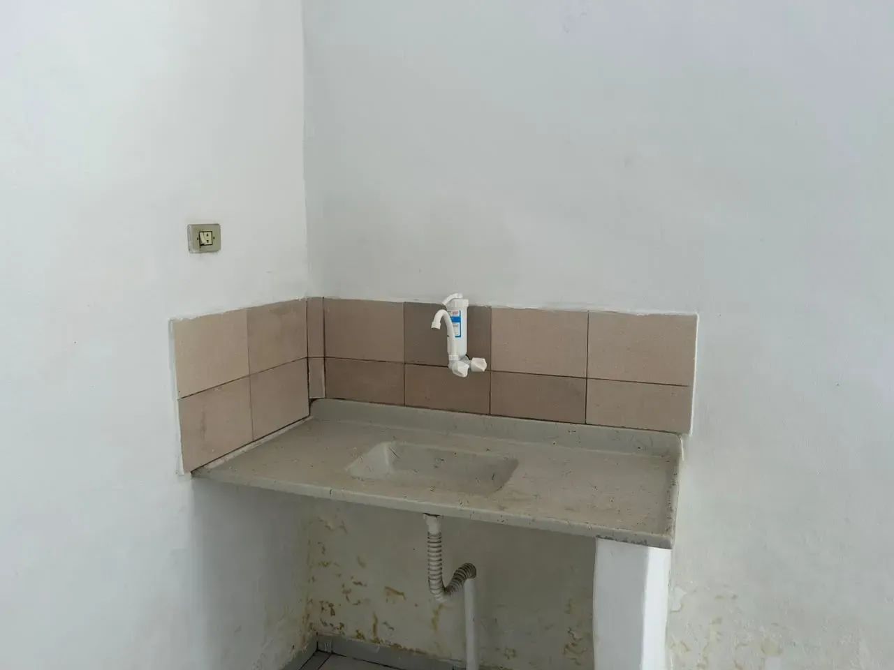 Kitnet com 1 Quarto, Garagem e Quintal Compartilhado  Ótima Localização - Foto 5