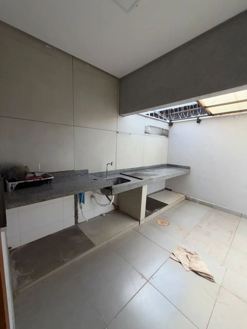 CASA SEMI MOBILIADA E COM ENERGIA SOLAR CONDOMÍNIO MADRI  - Foto 4