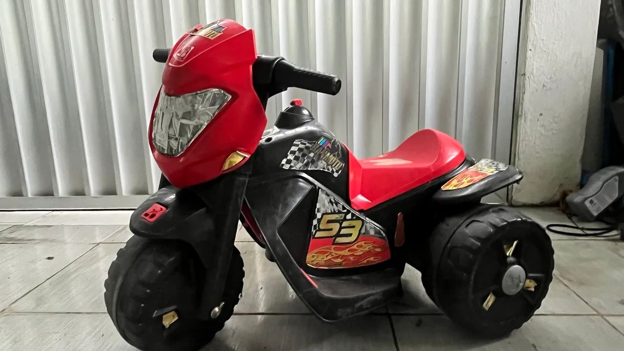 Moto elétrica infantil 6 V bandeirantes  - Foto 5