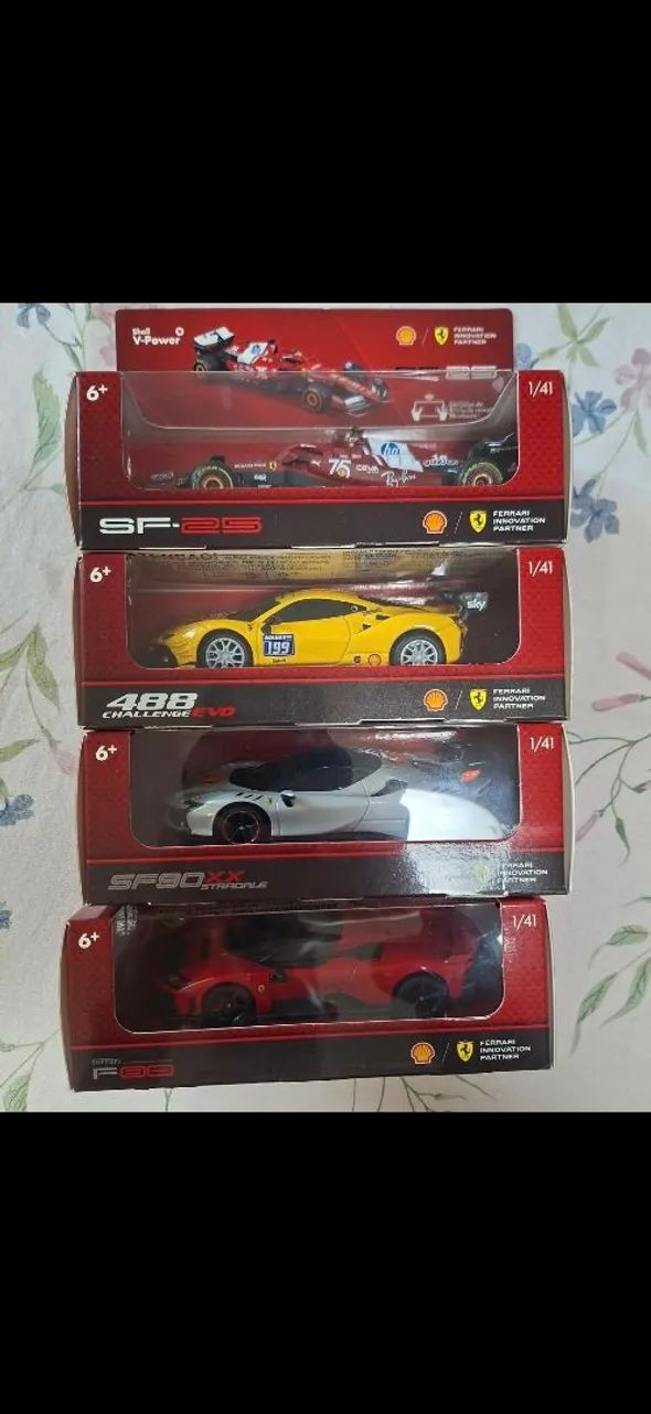 Lote com as 4 miniaturas Ferrari da nova coleção Shell.