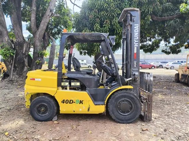EMPILHADEIRA HYUNDAI 40D-9K - 4T 2016