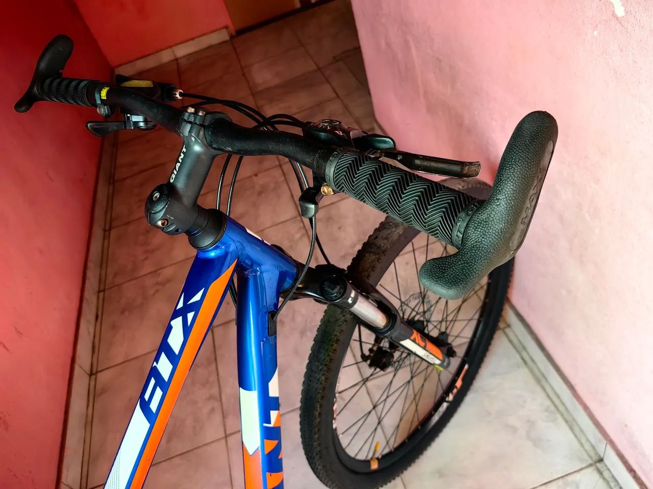 Bicicleta aro 28 giant alumínio  - Foto 3