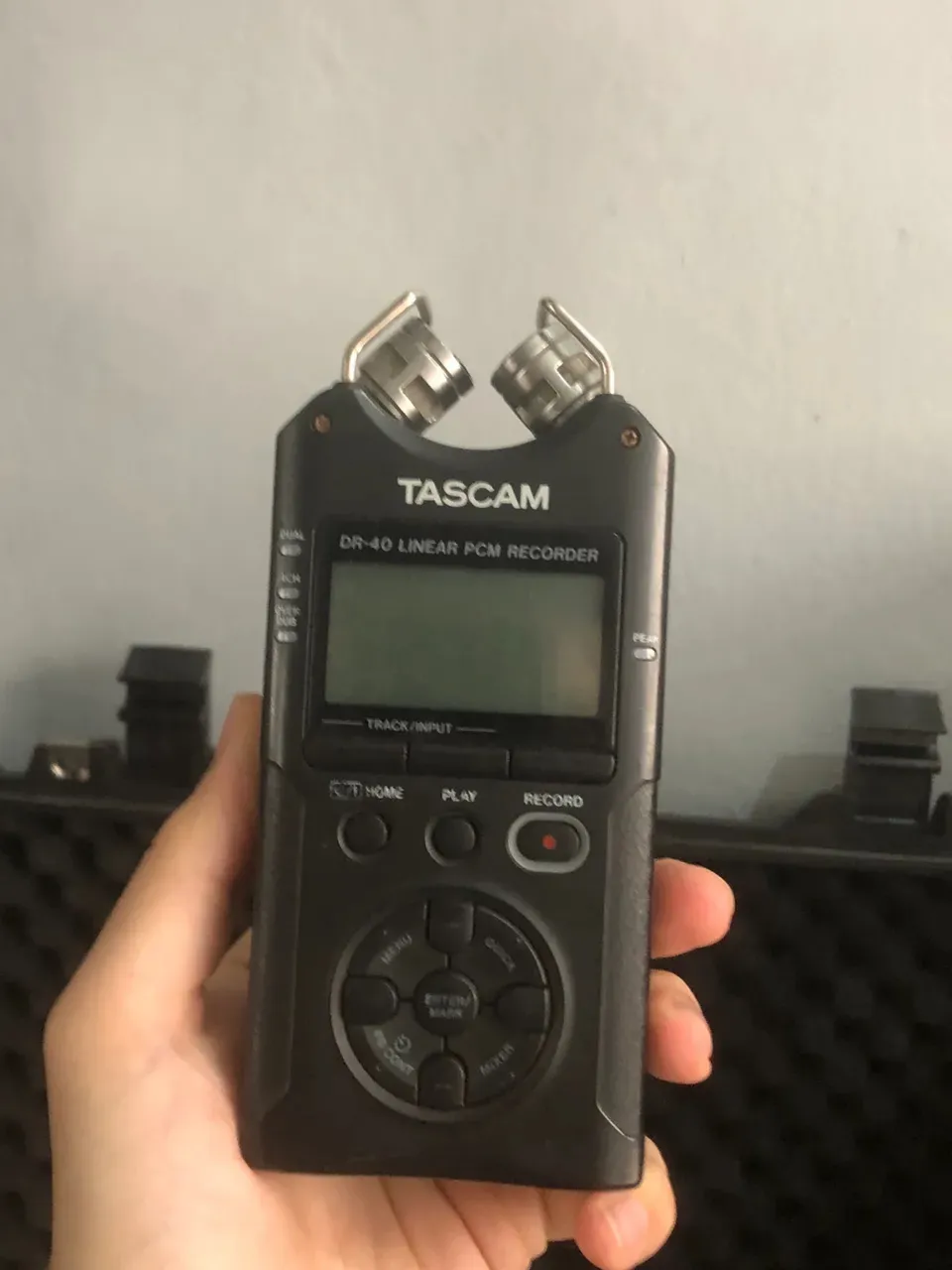 TASCAM タスカム DR-40 DR-40 | リニアPCMレコーダー | TASCAM (日本)