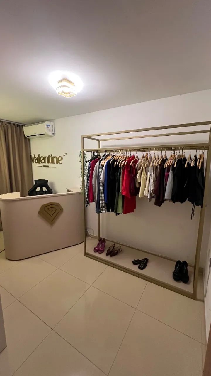 BALCÃO/CAIXA e ARARA DE ROUPAS - Foto 5