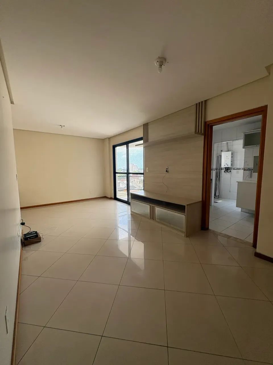 Apartamento amplo com 2 quartos, suite e sacada. - Foto 2