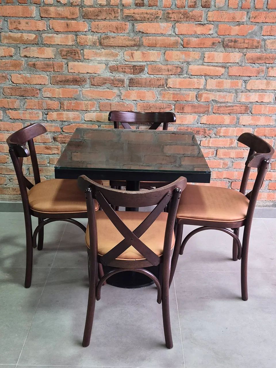 Vendo cadeiras e mesas - Foto 3