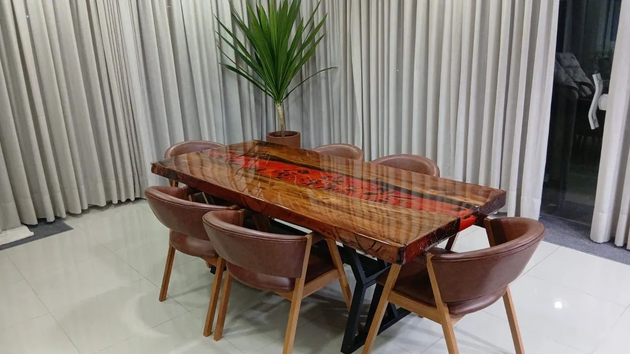 Mesa de madeira maciça resinada - Foto 2