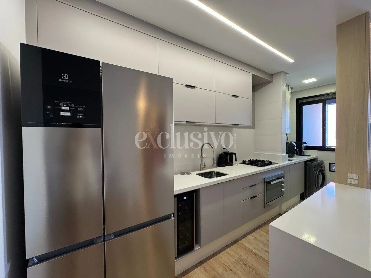 Apartamento 2 dormitórios em Coqueiros