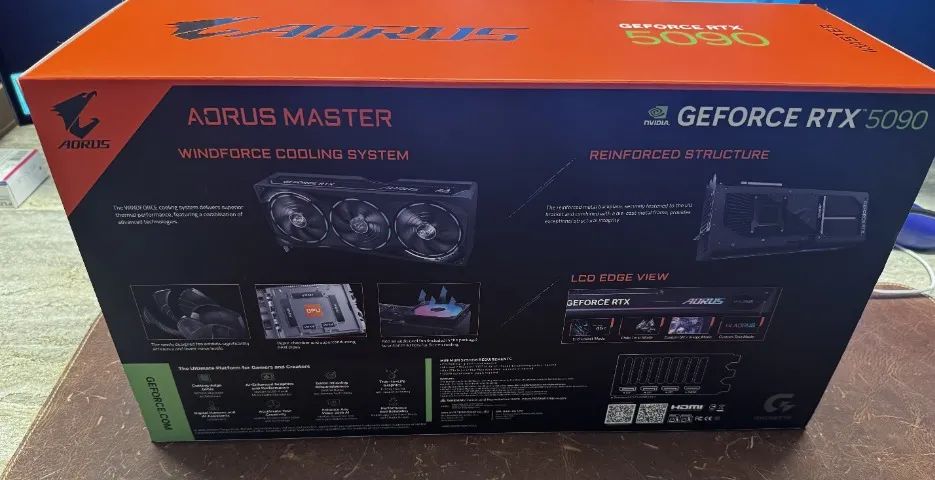 Gigabyte Rtx 5090 Aorus Master 32gb Gddr7 [lacrada + Nota] - Foto 2