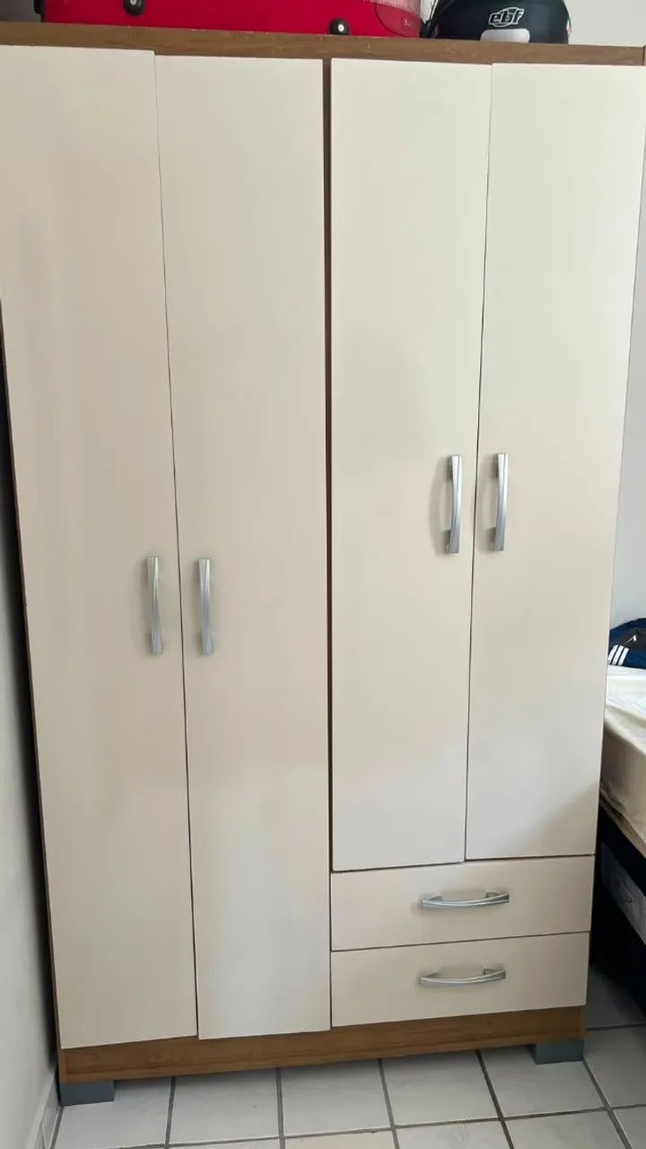 Guarda-roupas de solteiro