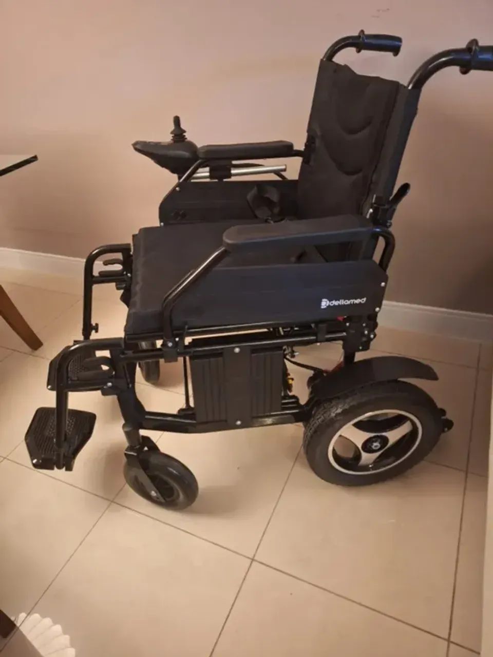 Cadeira de rodas motorizada