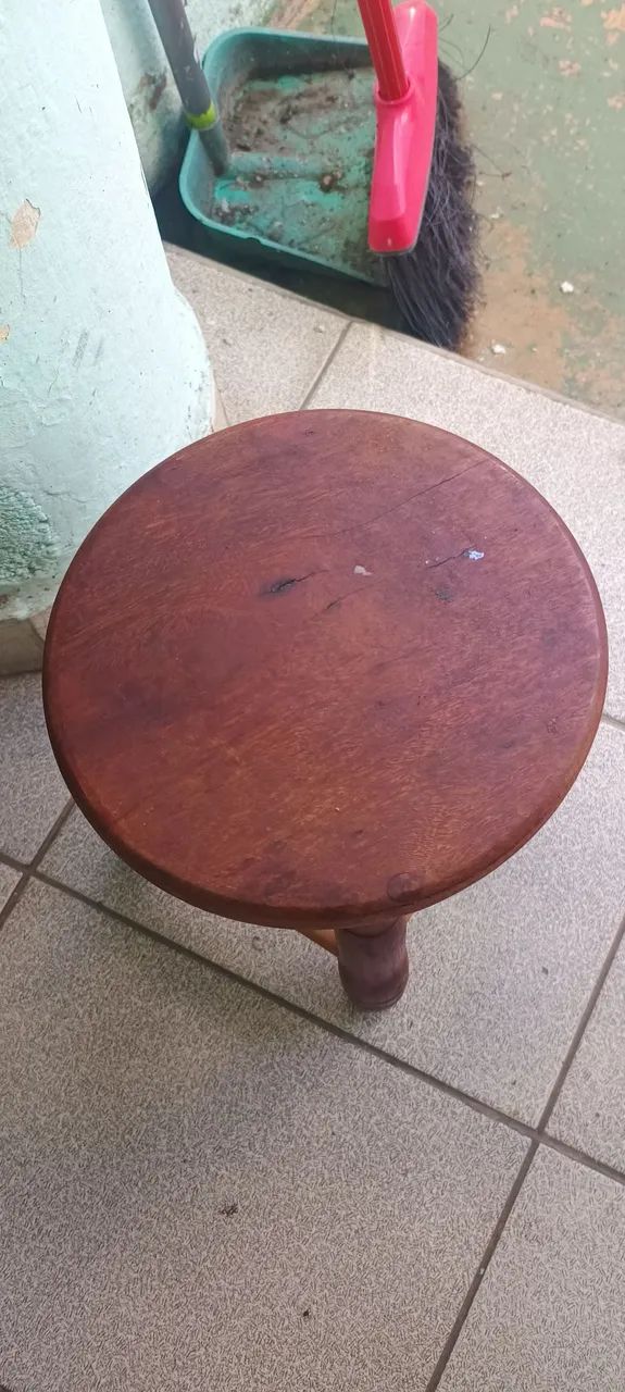 PAR DE BANCOS DE MADEIRA PEQUENO E MÉDIO USADOS.  - Foto 5