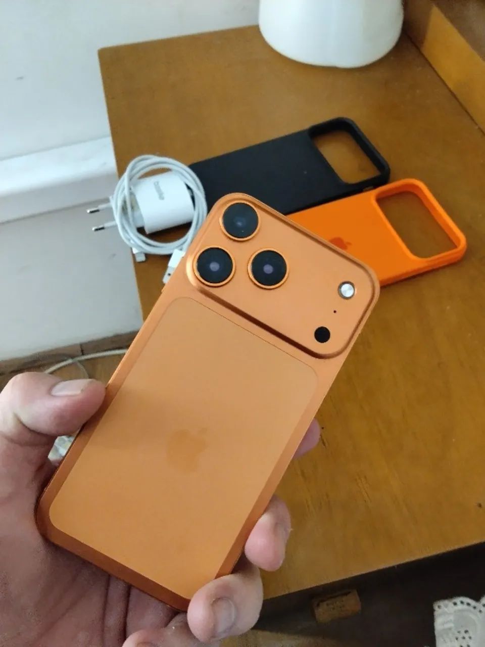 iPhone 11 com carcaça de 17 pro lindo sem uso - Foto 3