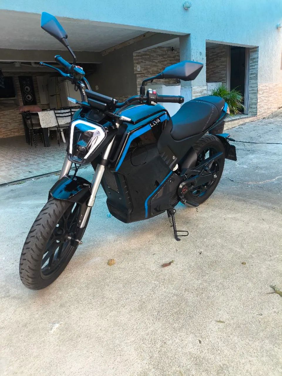 Moto elétrica leva EG1 