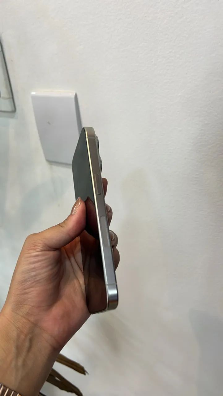 15 pro 256gb original semi novo  - Foto 2