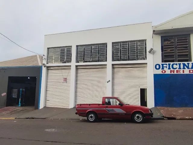 Barracão de 230m² bem localizado 
