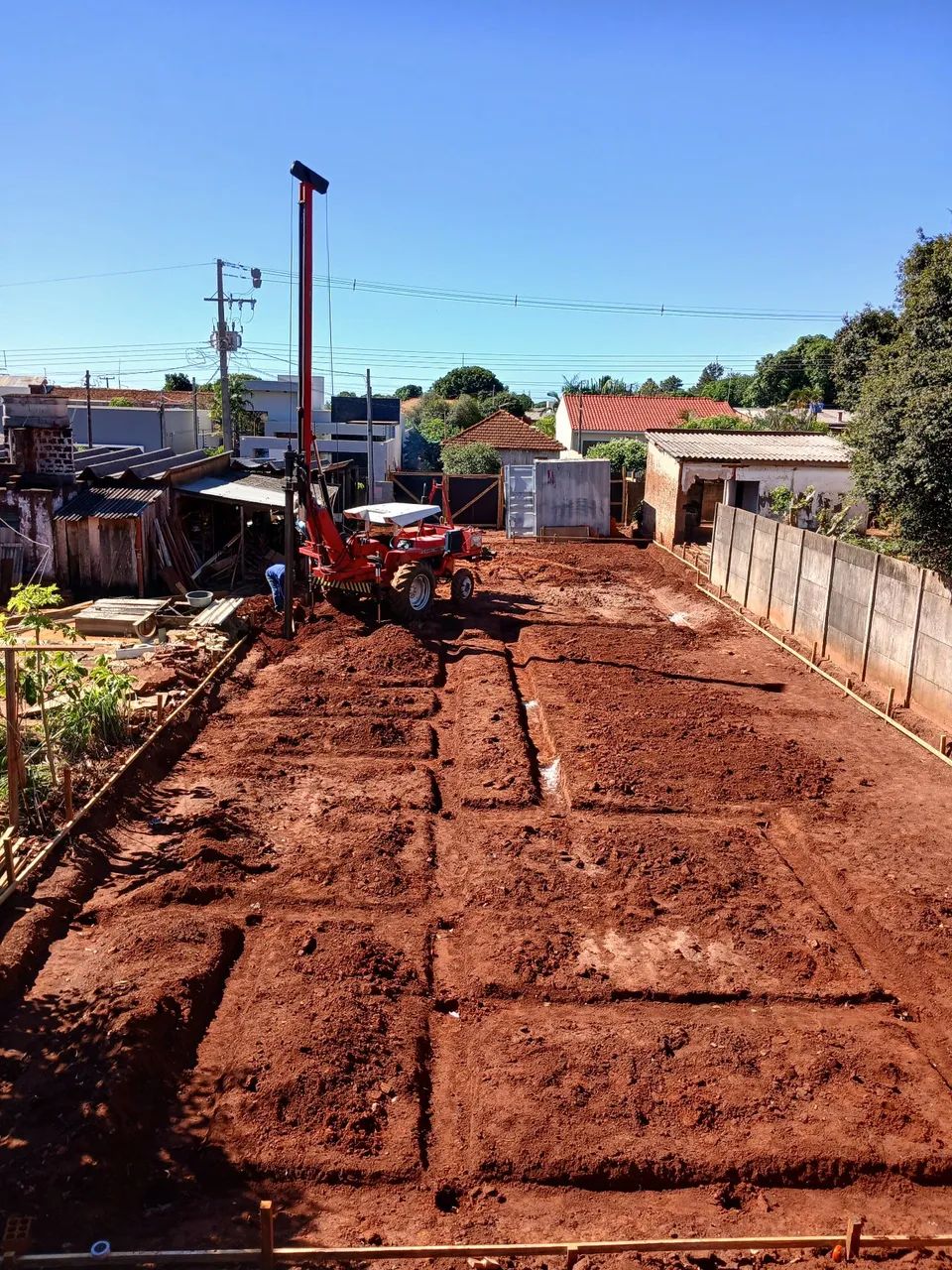 Perfuratriz hidráulica sobre trator  - Foto 3